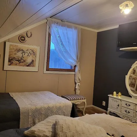 Apartment Ainola Arctic Hillside